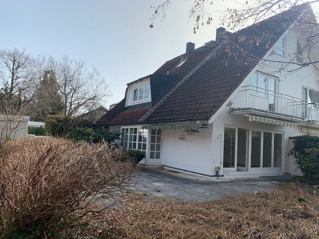 Read more about the article Kleines Juwel in ruhiger Lage! Haus im Haus mit schönem Garten Grünwald