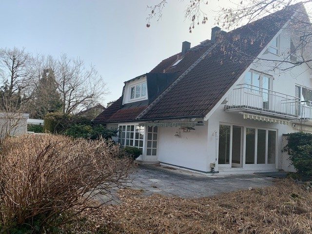 Mehr über den Artikel erfahren Kleines Juwel in ruhiger Lage! Haus im Haus mit schönem Garten Grünwald