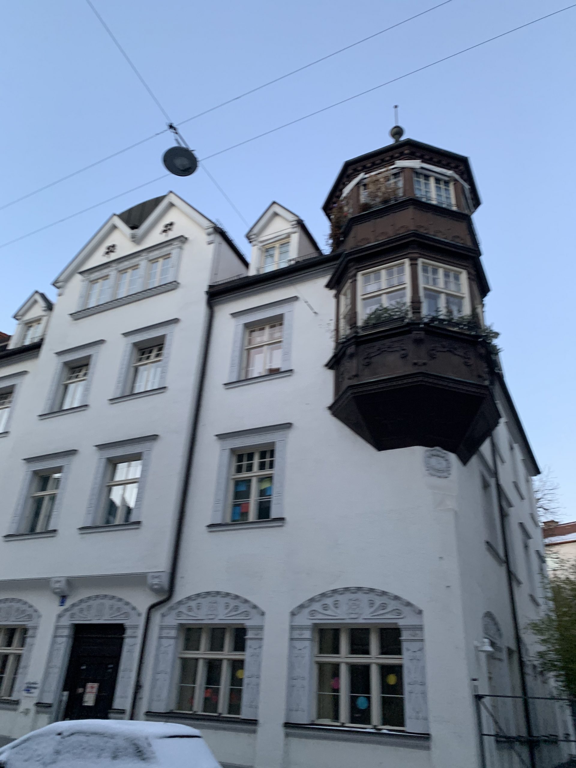 Read more about the article Über den Dächern der Isarauen! 3-Zimmer-Wohnung im beliebten Glockenbachviertel