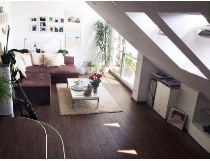 Mehr über den Artikel erfahren Helle Maisonette-Wohnung mit Dachterrasse in zentraler Lage Ottobrunn
