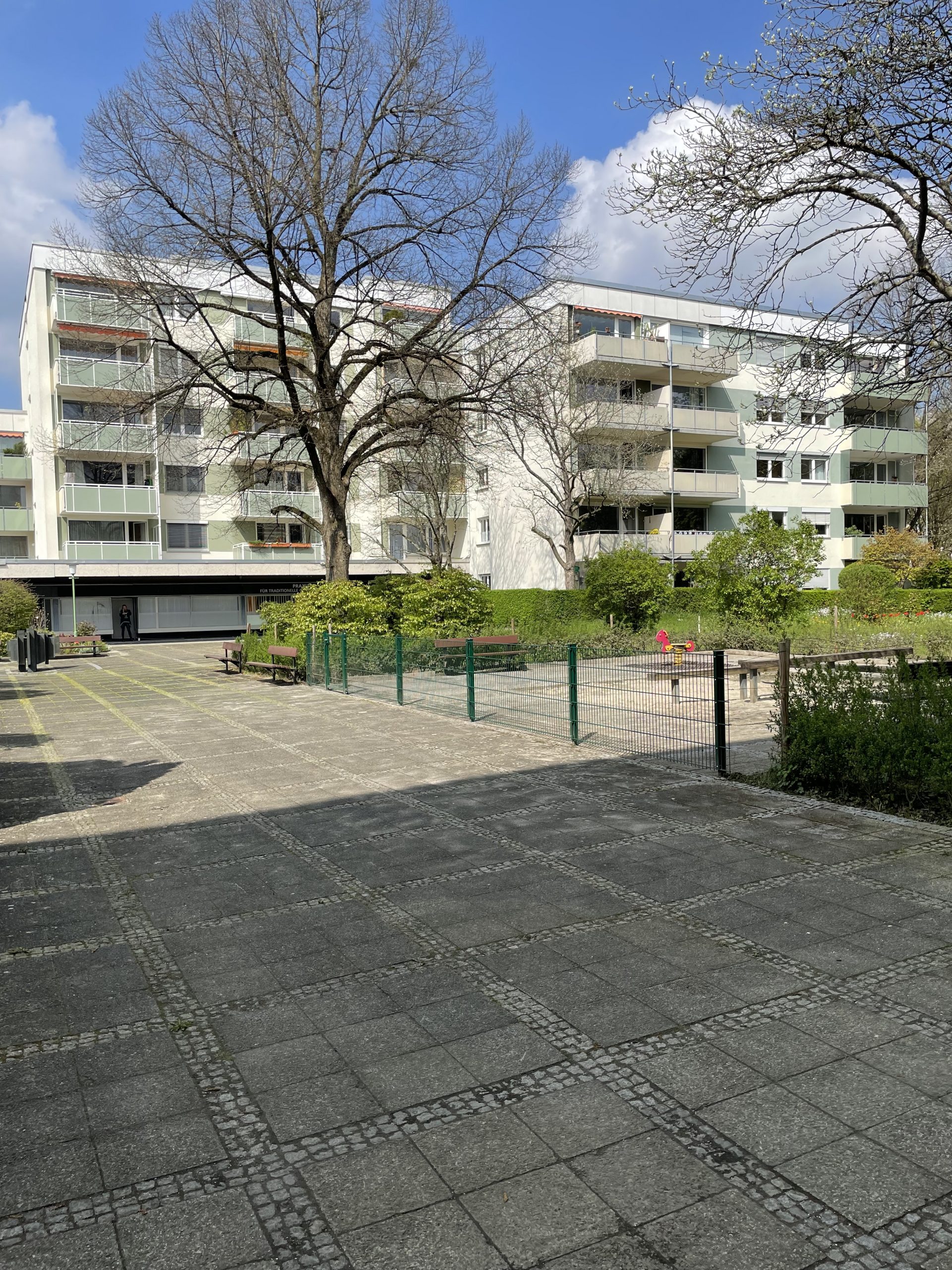 Read more about the article Sichere Geldanlage durch Mieteinnahme! 1,5 Zimmer-Wohnung mit schönem Balkon in bester Lage München-Solln