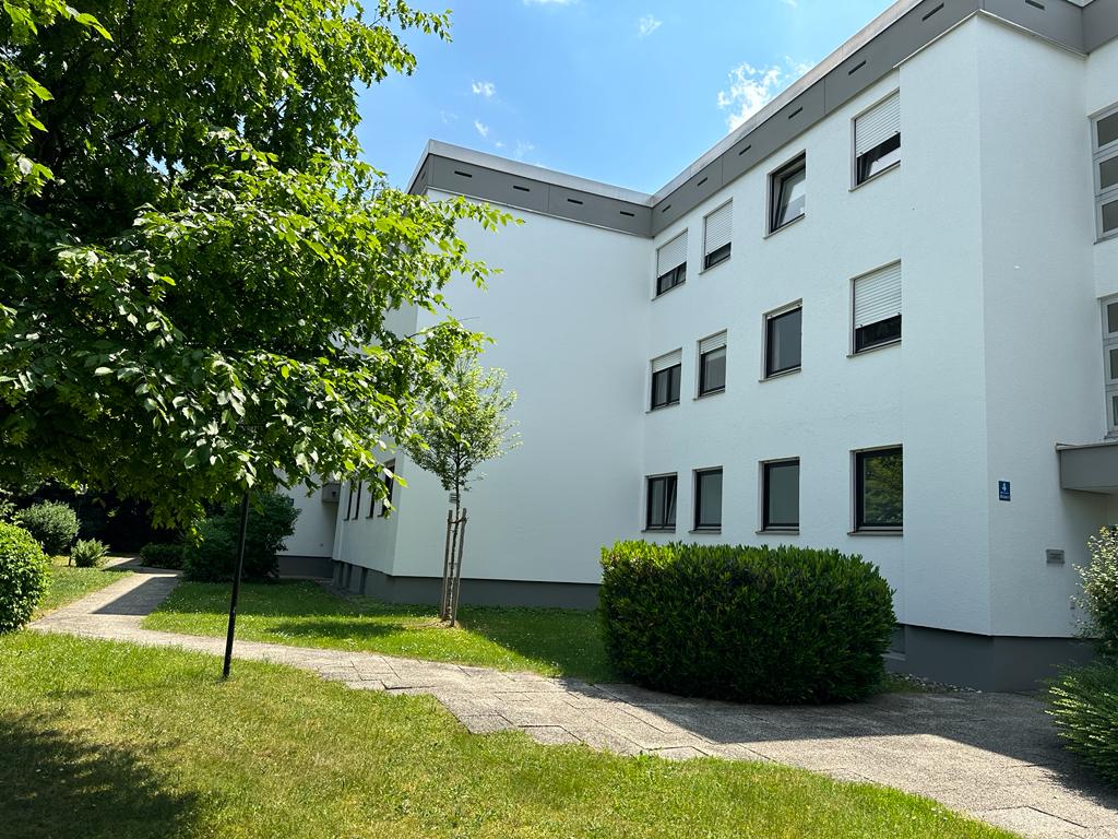 Read more about the article Frisch renovierte 3-Zimmer-Wohnung mit sonnigem Süd-Balkon in absolut schöner Lage in Grünwald