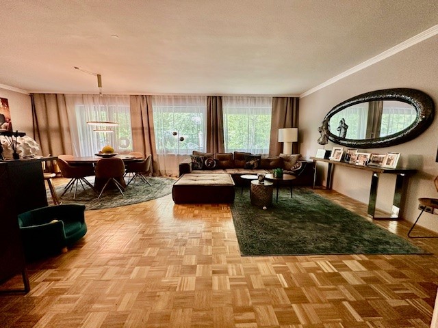 Mehr über den Artikel erfahren 3,5 Zimmer-Hochparterre-Wohnung mit Hobbyraum in bester Lage Nähe Isarhochufer-Grünwald